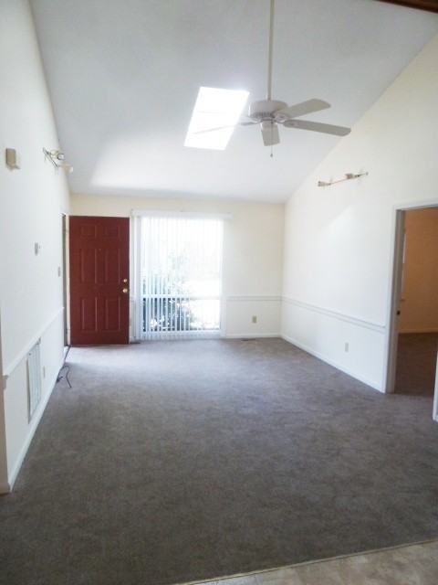 307 Brooks St - Photo 4 of 24