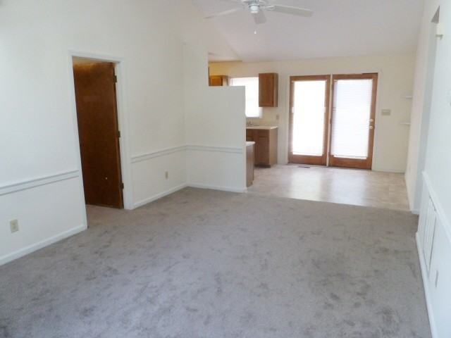 307 Brooks St - Photo 6 of 24