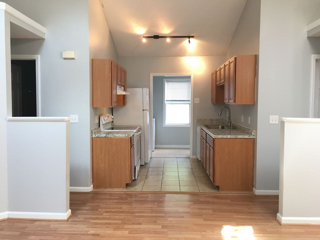 721 S Merritt Mill Rd - Photo 4 of 17
