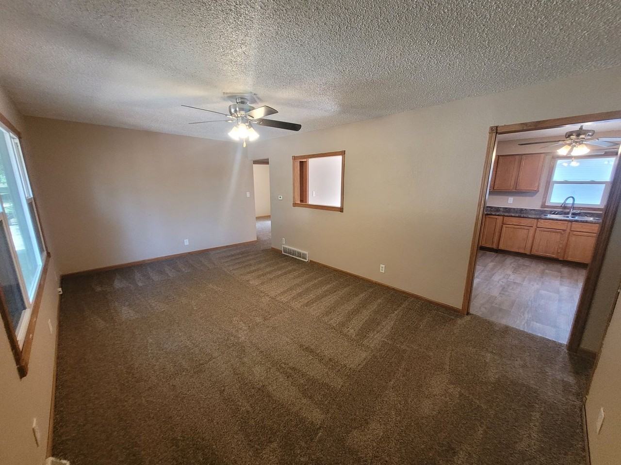 2209 E 40th St - Photo 2 of 28