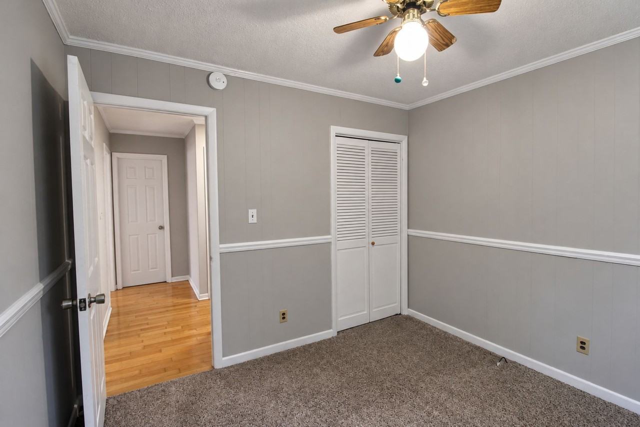 1585 Brookdale Ave - Photo 6 of 33