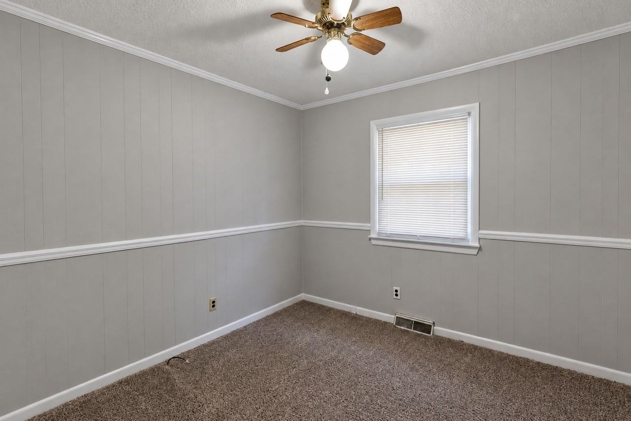 1585 Brookdale Ave - Photo 7 of 33