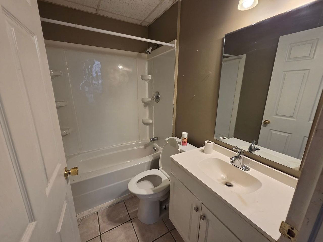 328 E 8th St #B - Photo 3 of 5