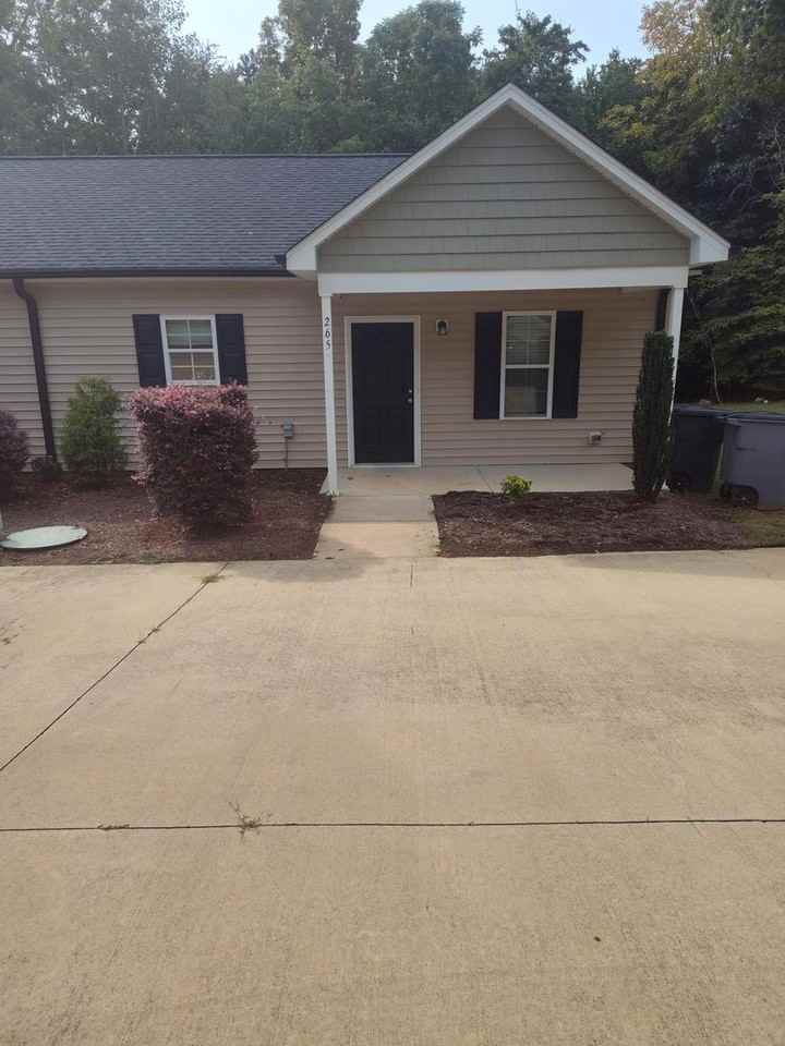 265 Northwood Dr - Photo 2 of 9