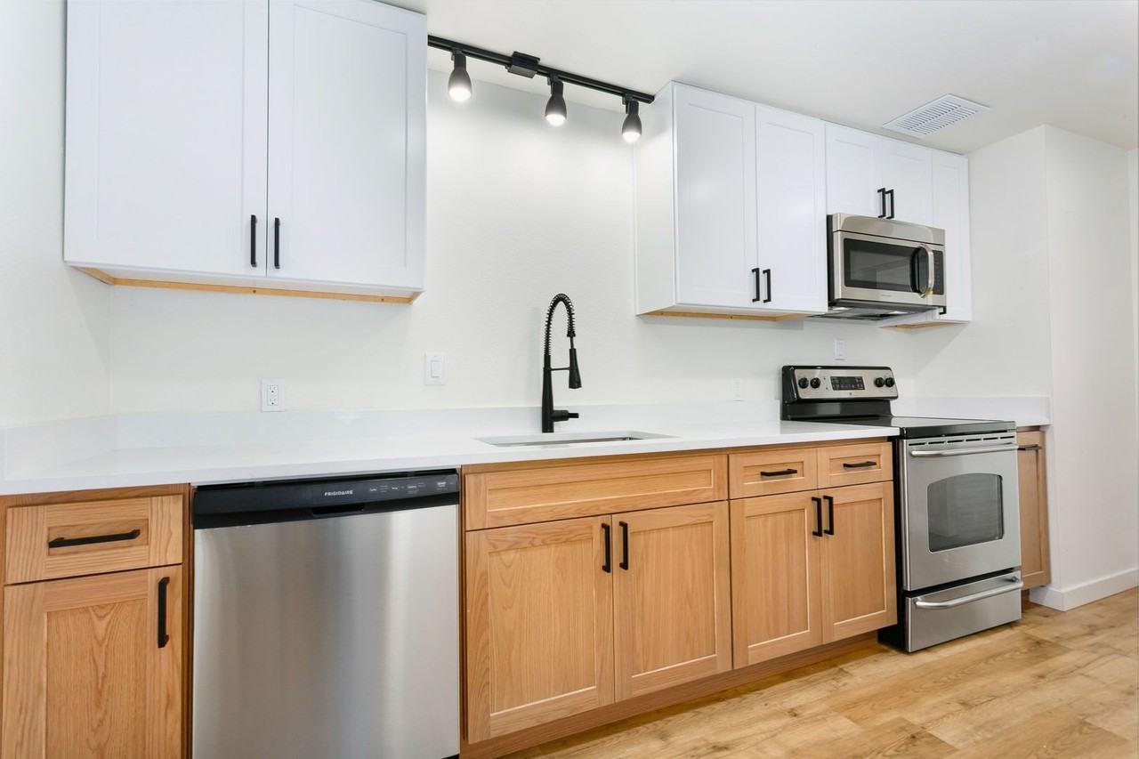 3905 N 16th St - Photo 6 of 21