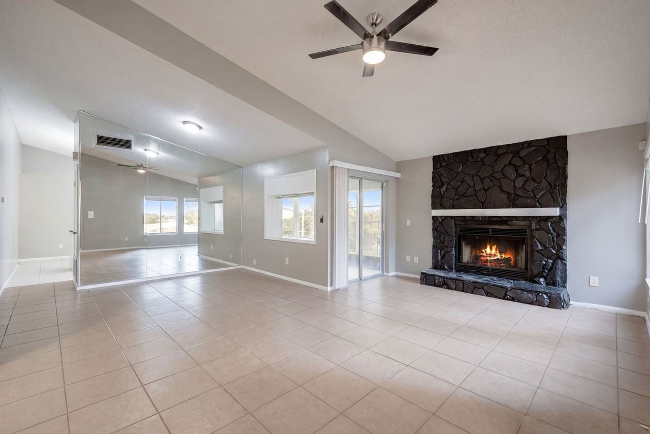 2215 Oakbridge Way - Photo 2 of 21