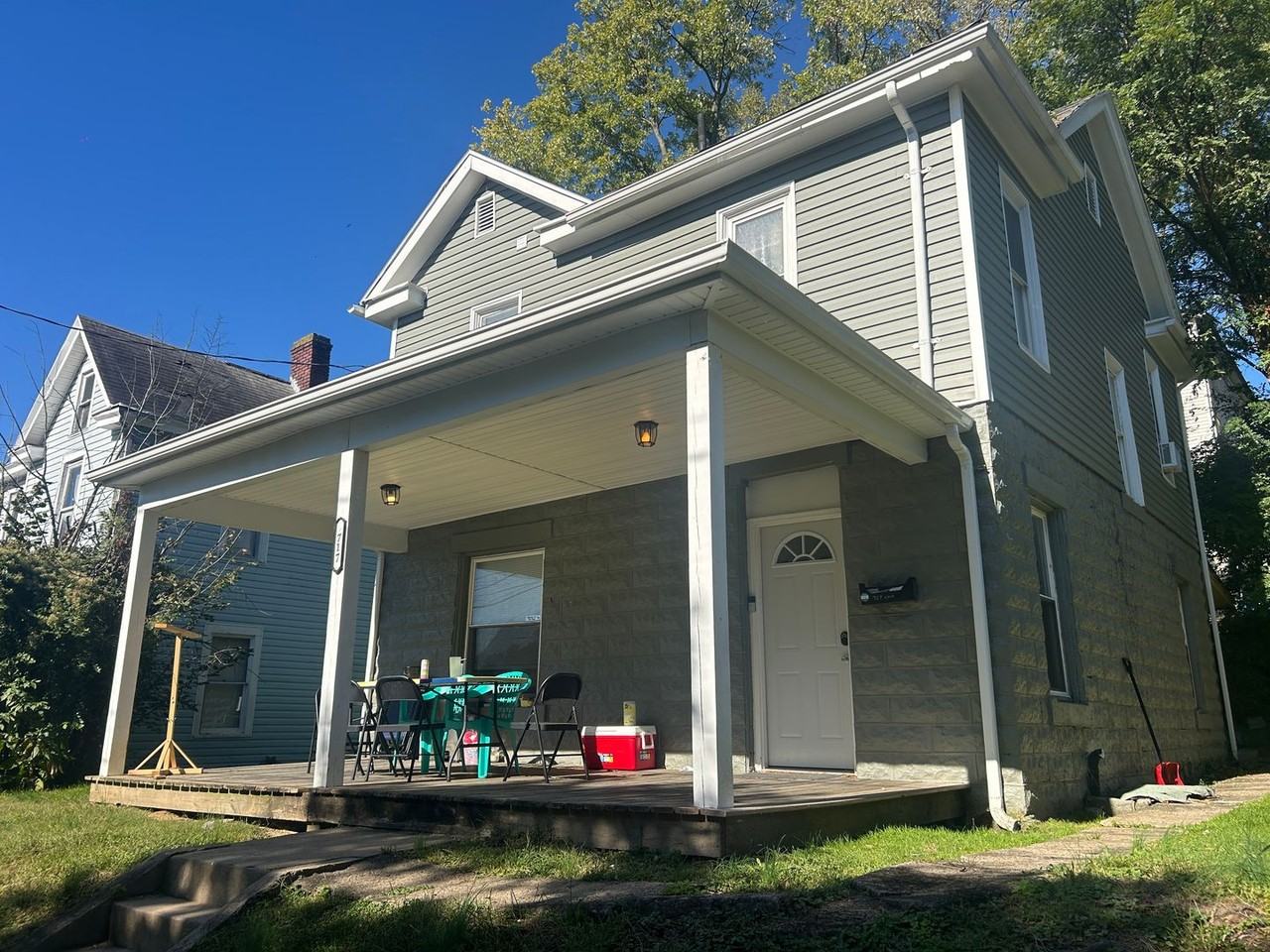 717 Wells St - Photo 2 of 3