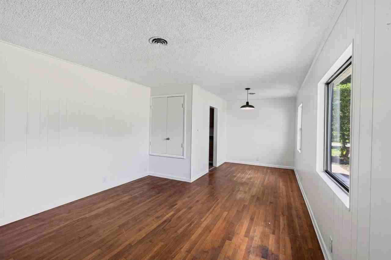 106 Rosemary Ave - Photo 5 of 46