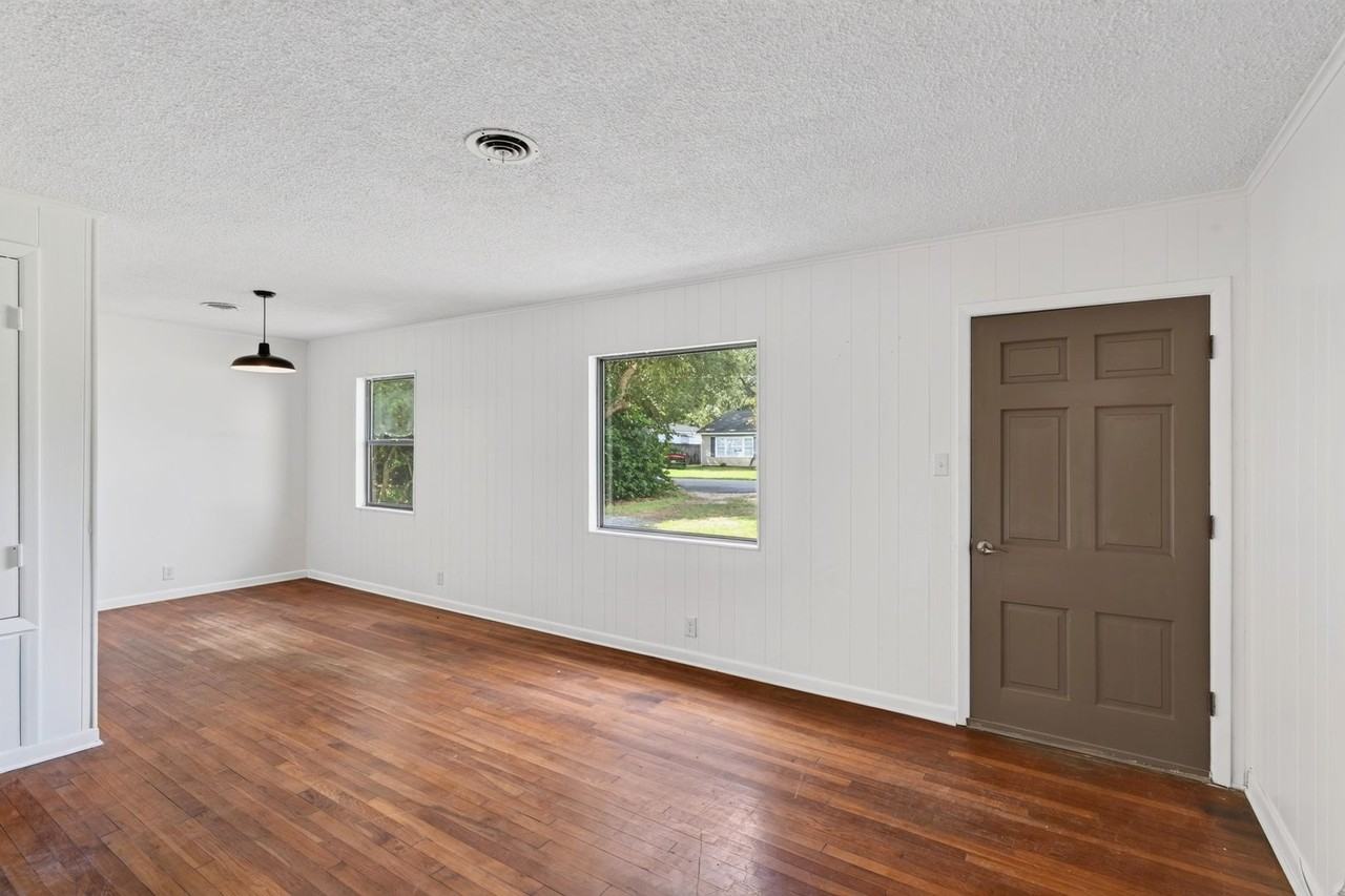 106 Rosemary Ave - Photo 6 of 46
