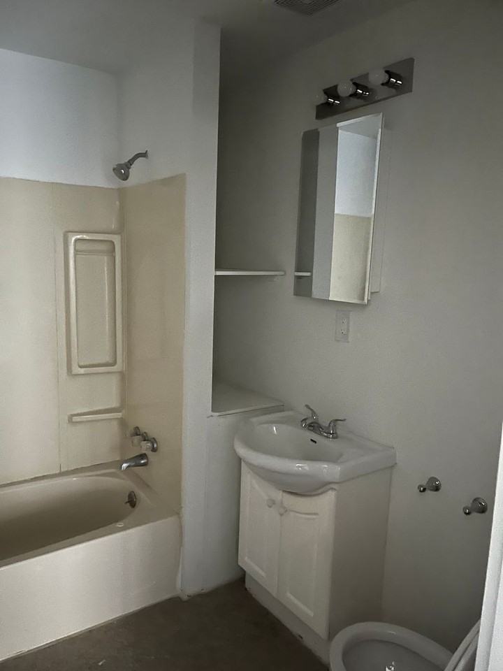 701 W Beardsley - Photo 7 of 15