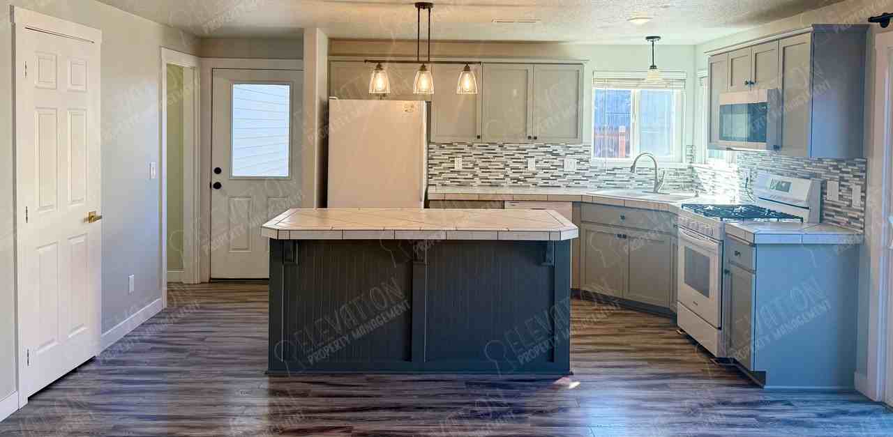 61049 Larkspur Loop - Photo 5 of 20