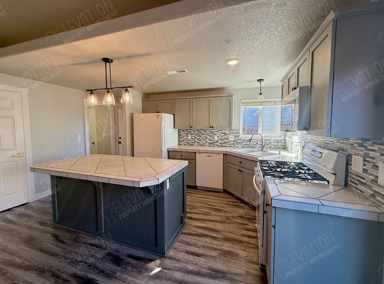 61049 Larkspur Loop - Photo 6 of 20