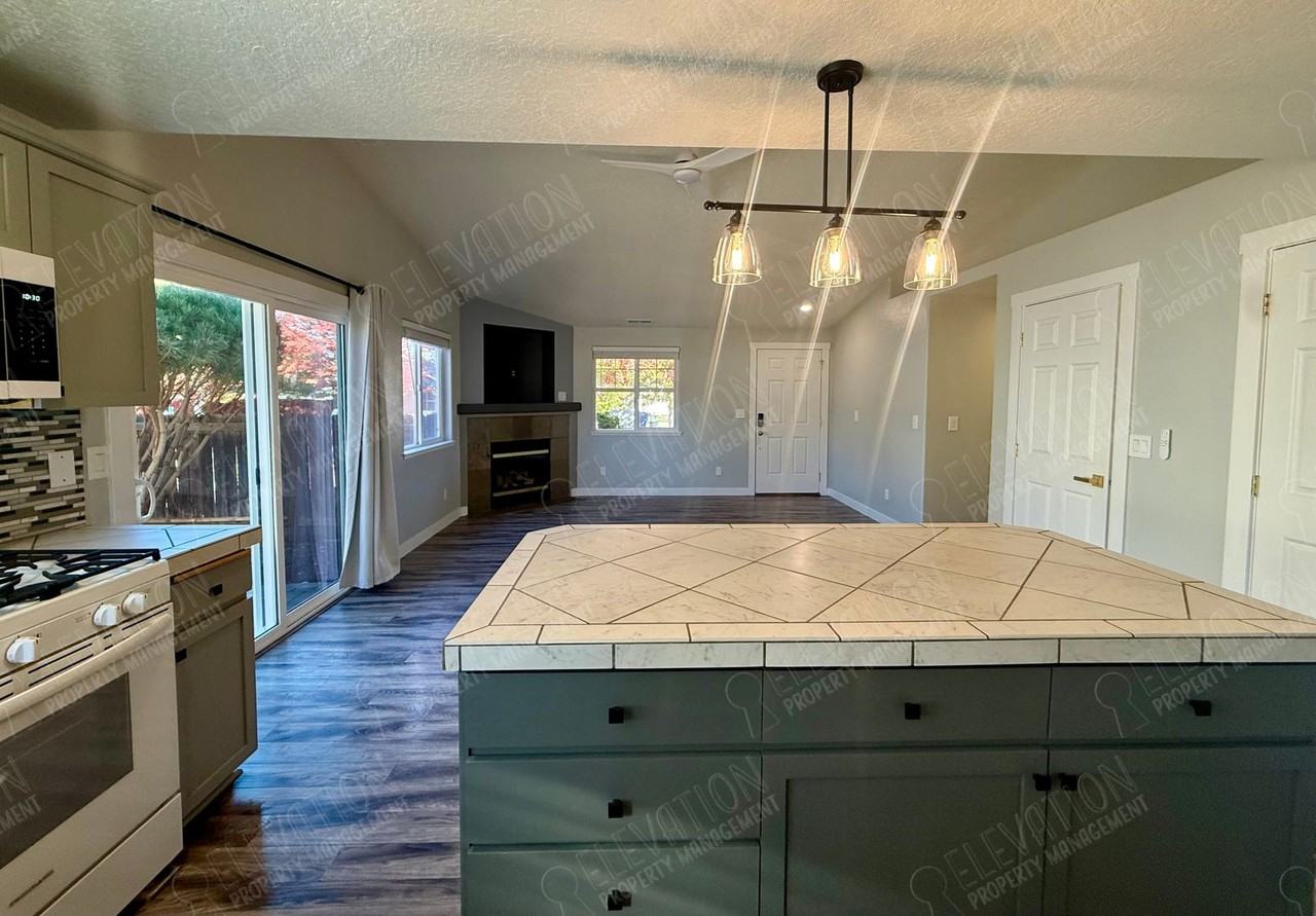 61049 Larkspur Loop - Photo 7 of 20