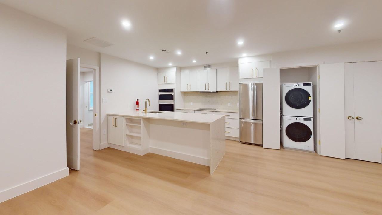 2145 N St Nw - Photo 6 of 13