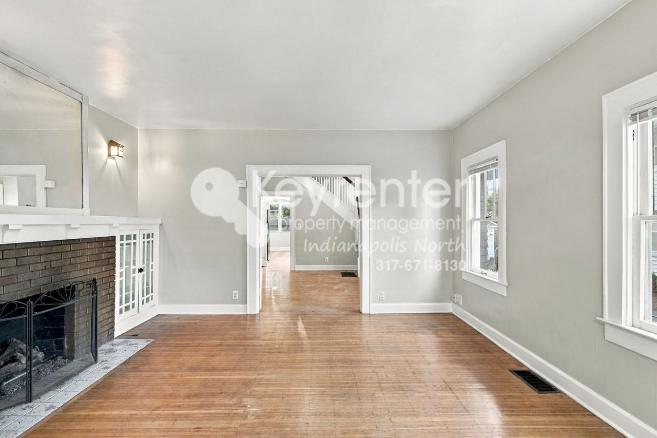 5026 Central Ave - Photo 5 of 16