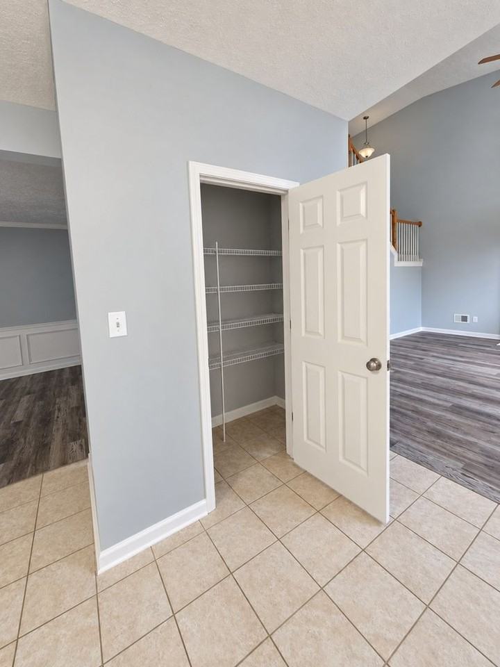 9822 Collier Ln - Photo 5 of 27