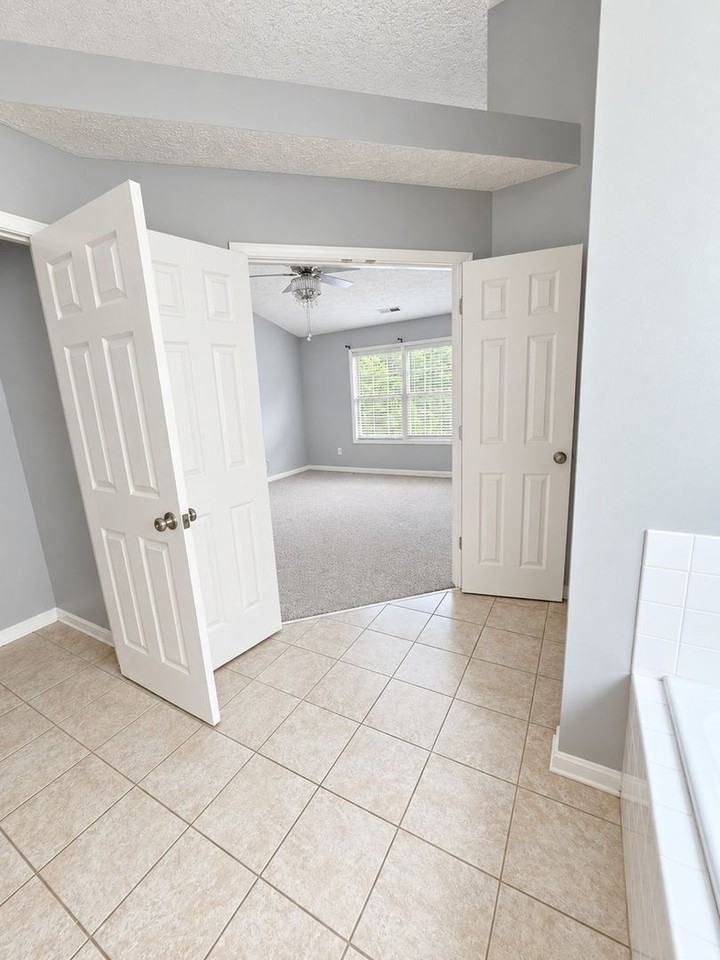 9822 Collier Ln - Photo 6 of 27