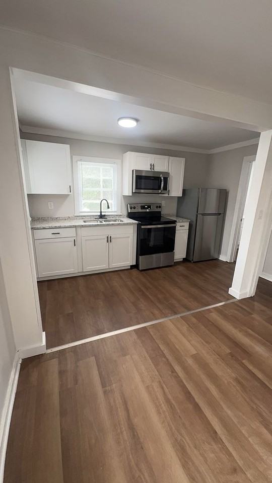 230 Hale St Rear #REAR - Photo 5 of 9