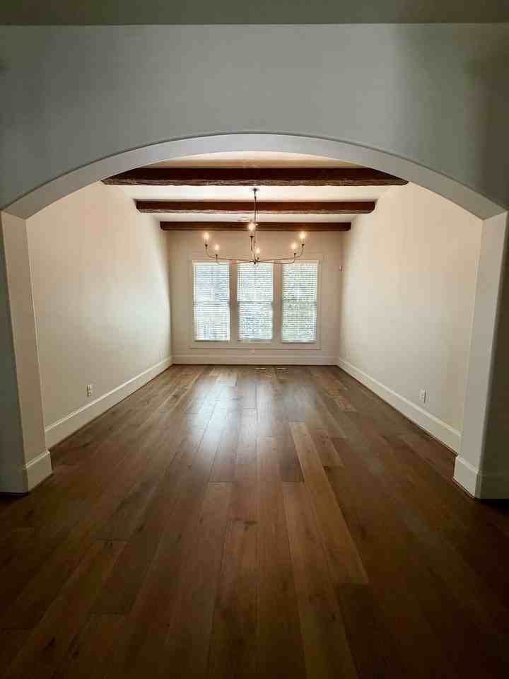 1067 Glenwood Dr - Photo 4 of 10