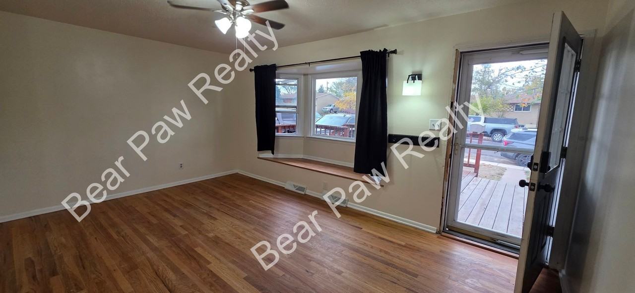 4738 Greybull Ave - Photo 3 of 17