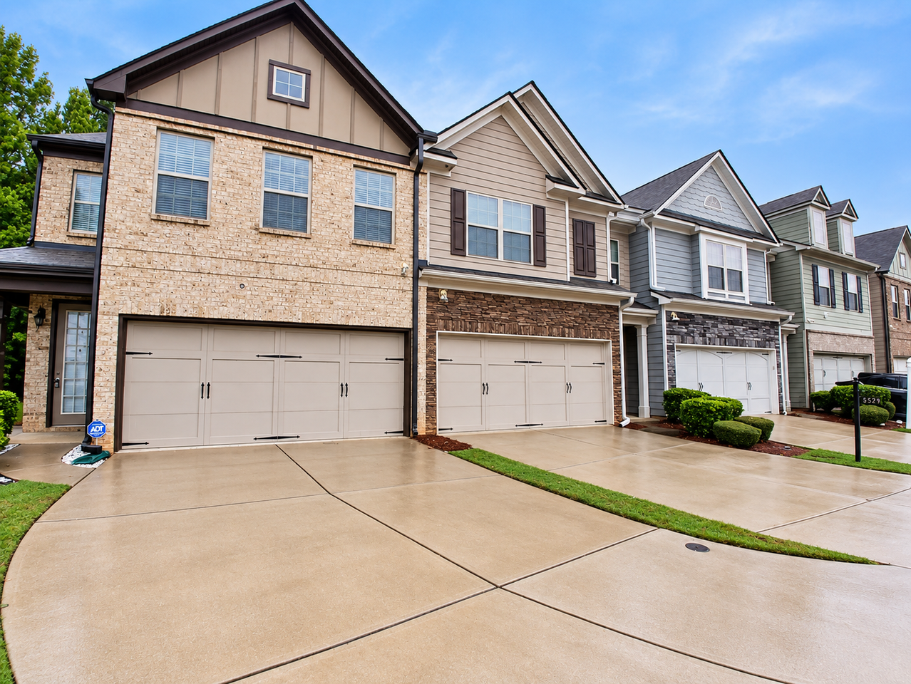 5531 Radford Loop - Photo 2 of 38