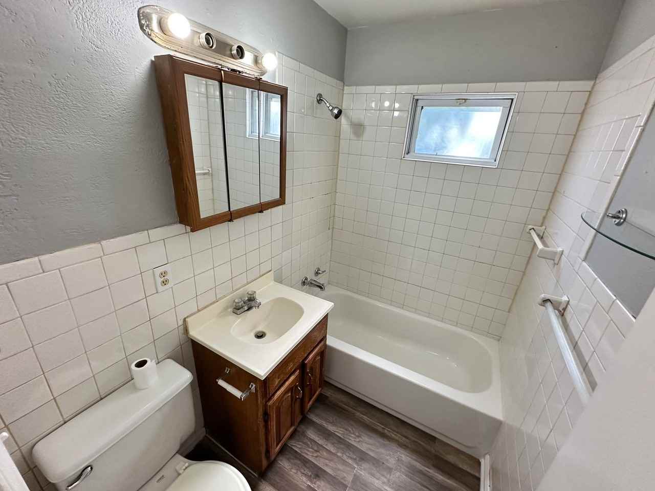 11209 E 22nd St S - Photo 4 of 11