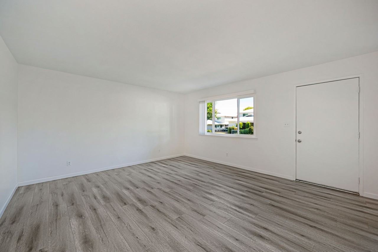 3625 Sapphire Dr #1 - Photo 3 of 16
