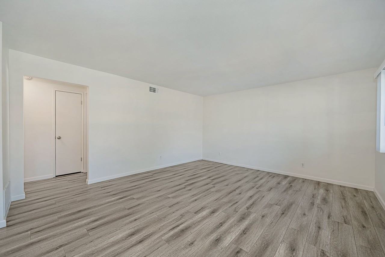 3625 Sapphire Dr #1 - Photo 4 of 16