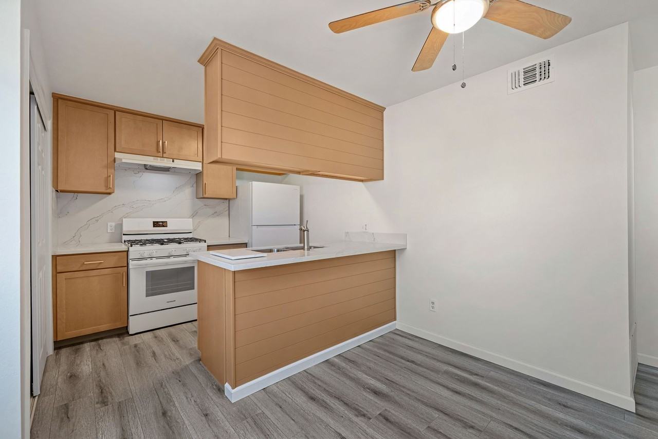 3625 Sapphire Dr #1 - Photo 5 of 16