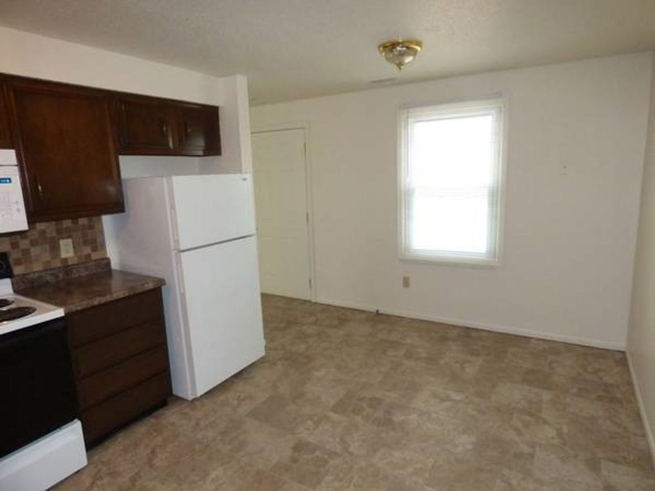 5527 Hoagland Ave - Photo 5 of 13