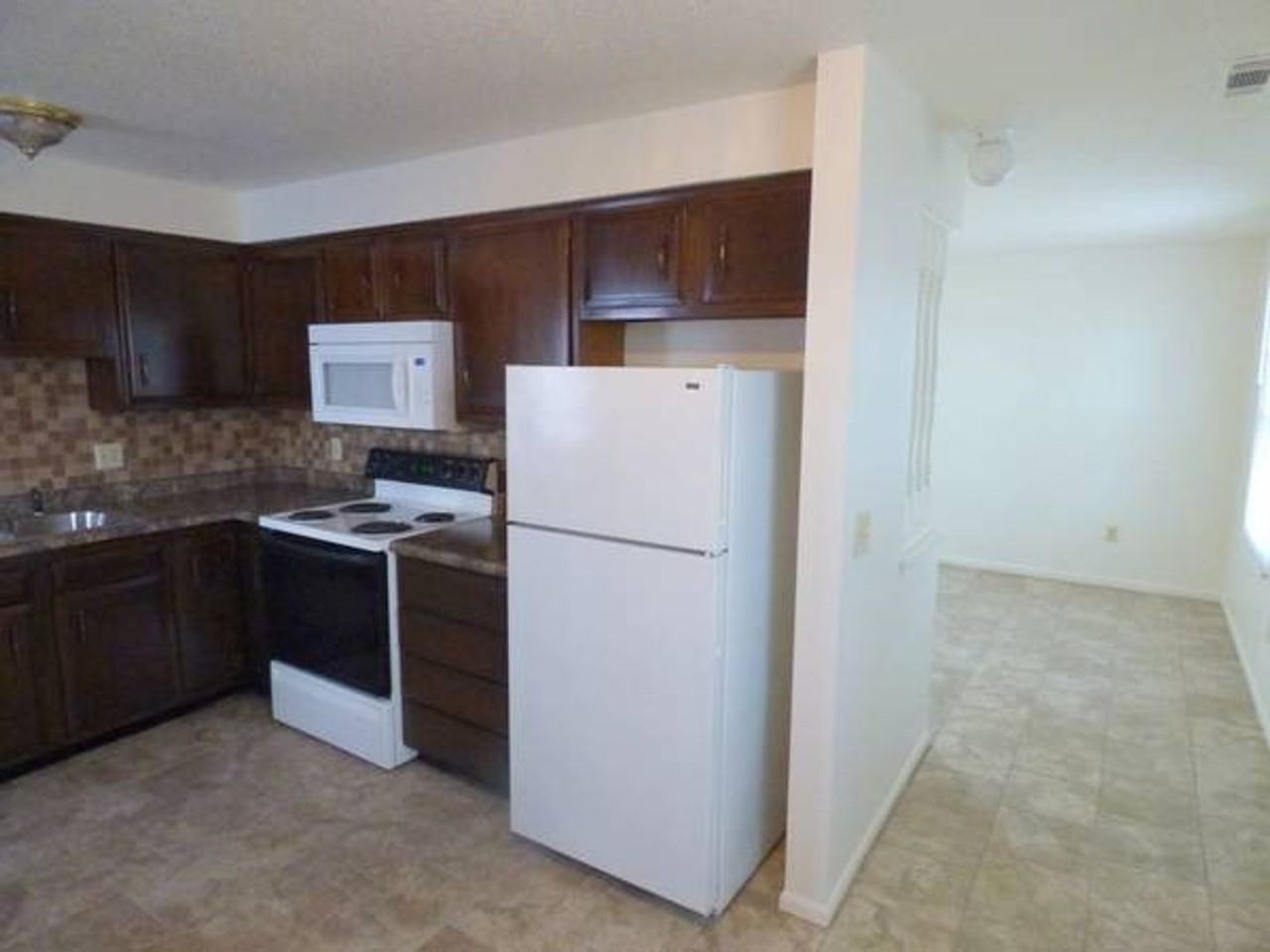 5527 Hoagland Ave - Photo 6 of 13