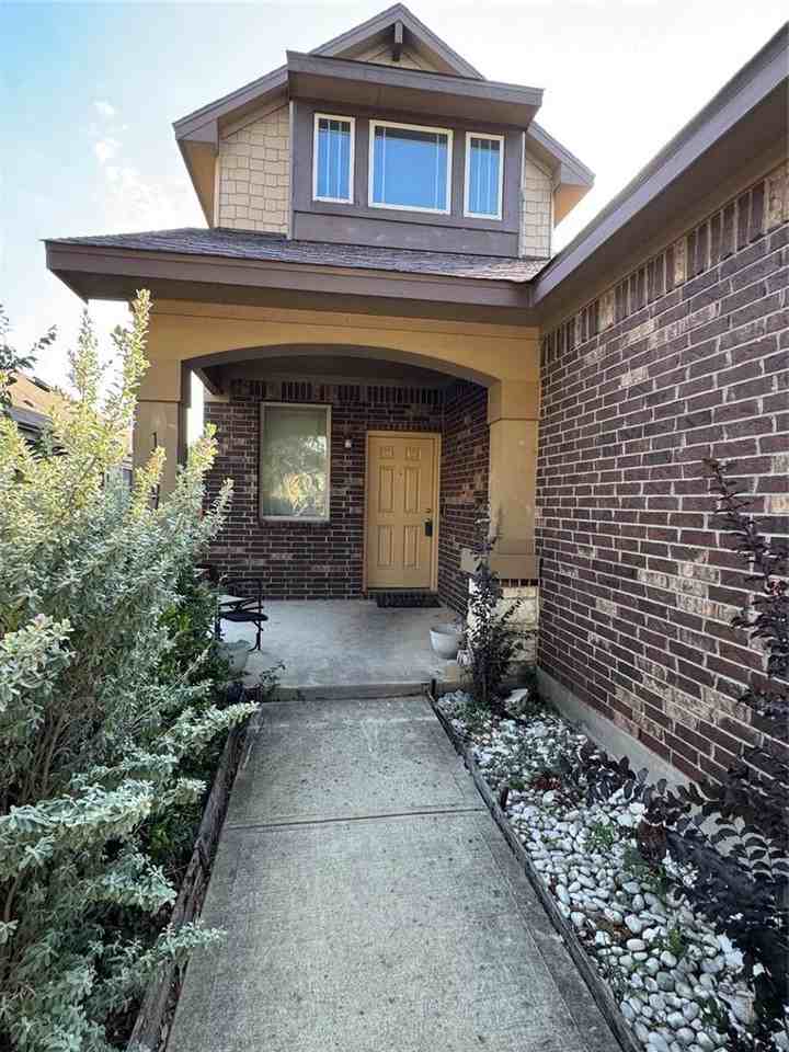 15207 Verela Dr - Photo 2 of 11