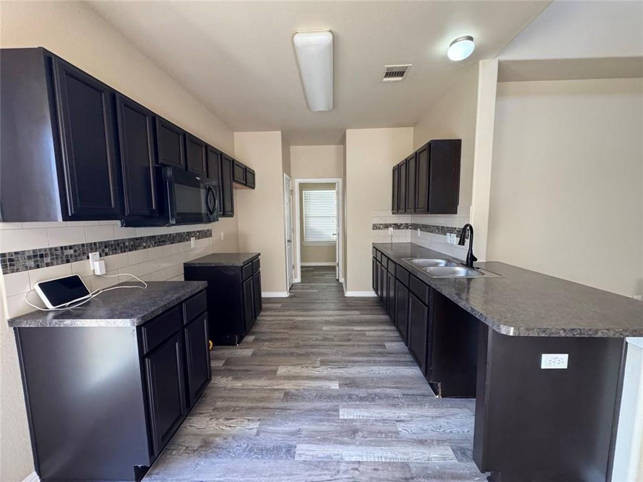15207 Verela Dr - Photo 5 of 11