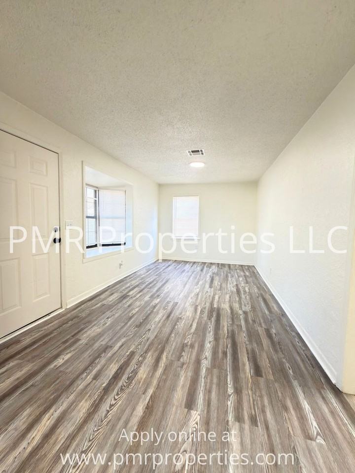 708 Nw 34th St - Photo 2 of 8
