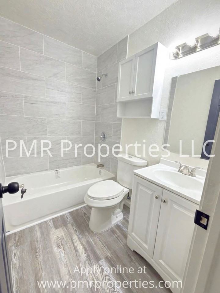 708 Nw 34th St - Photo 7 of 8