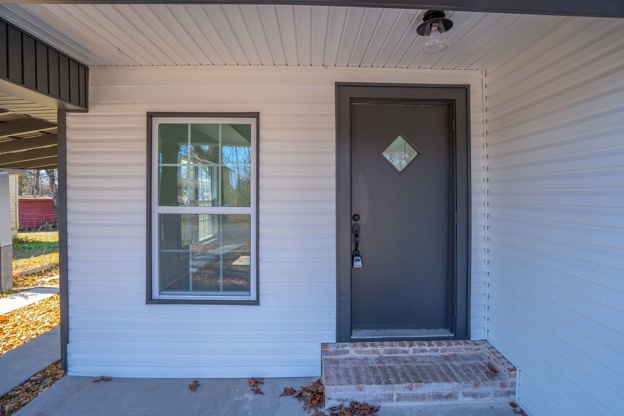 601 S Border St - Photo 6 of 32
