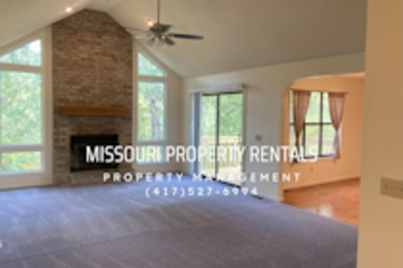 960 Skyline Dr - Photo 2 of 18