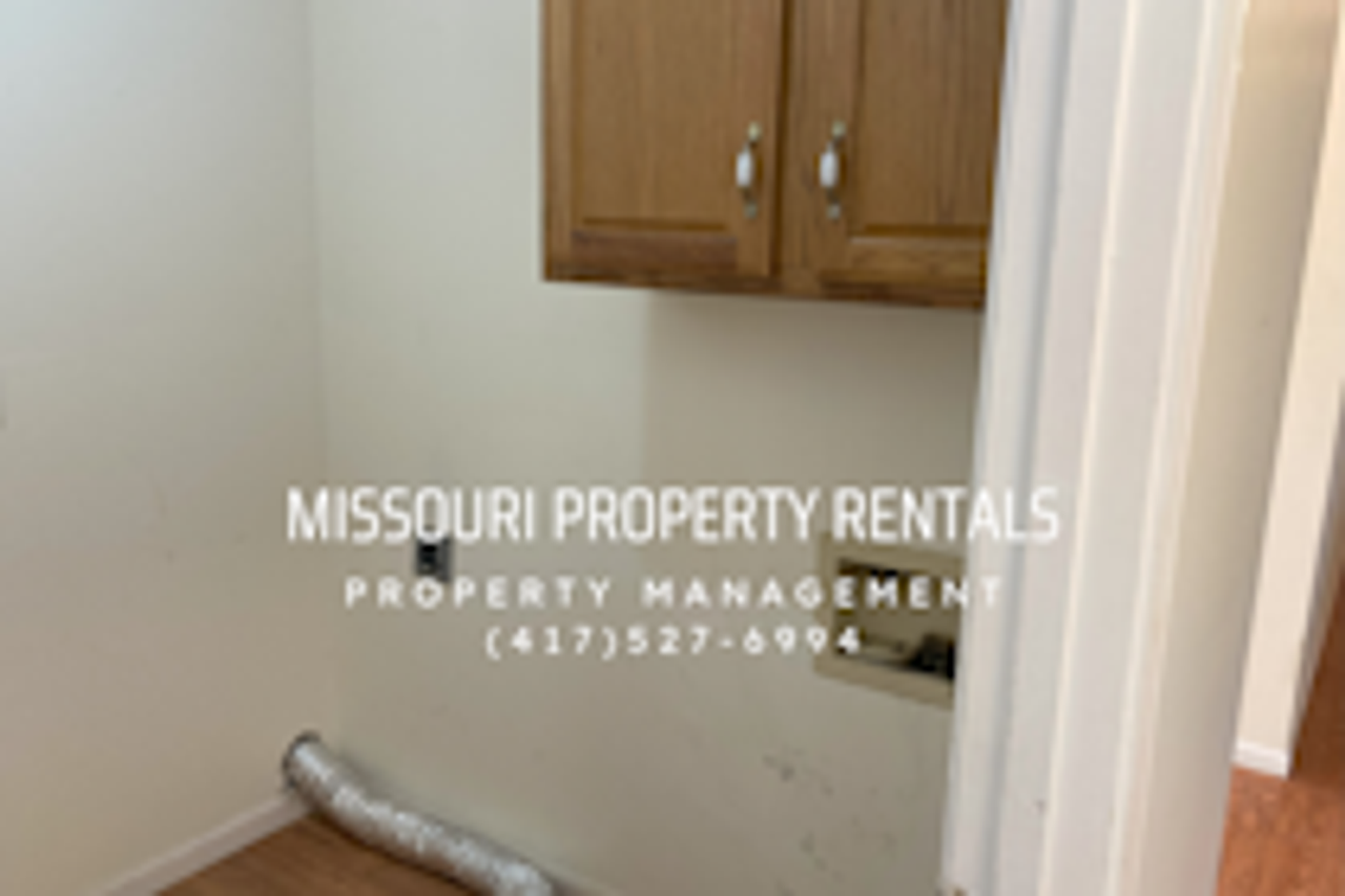 960 Skyline Dr - Photo 6 of 18