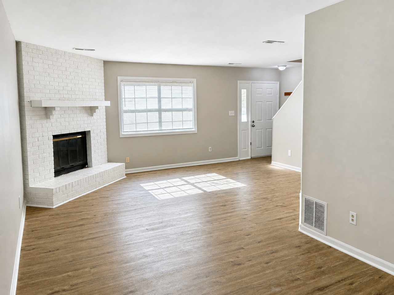 316 Autumn Ln - Photo 2 of 10