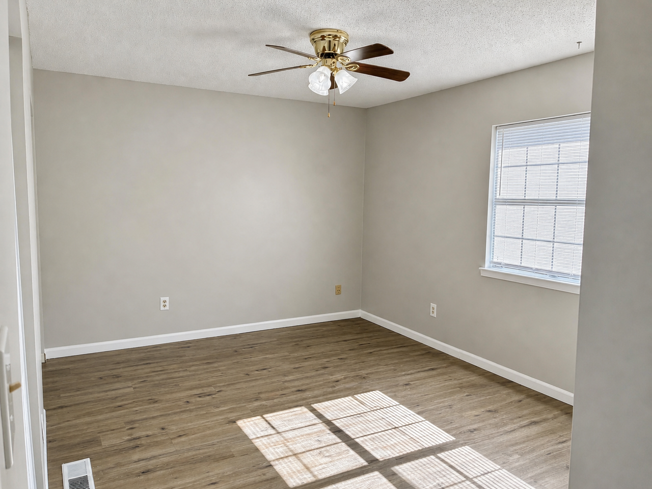 316 Autumn Ln - Photo 7 of 10