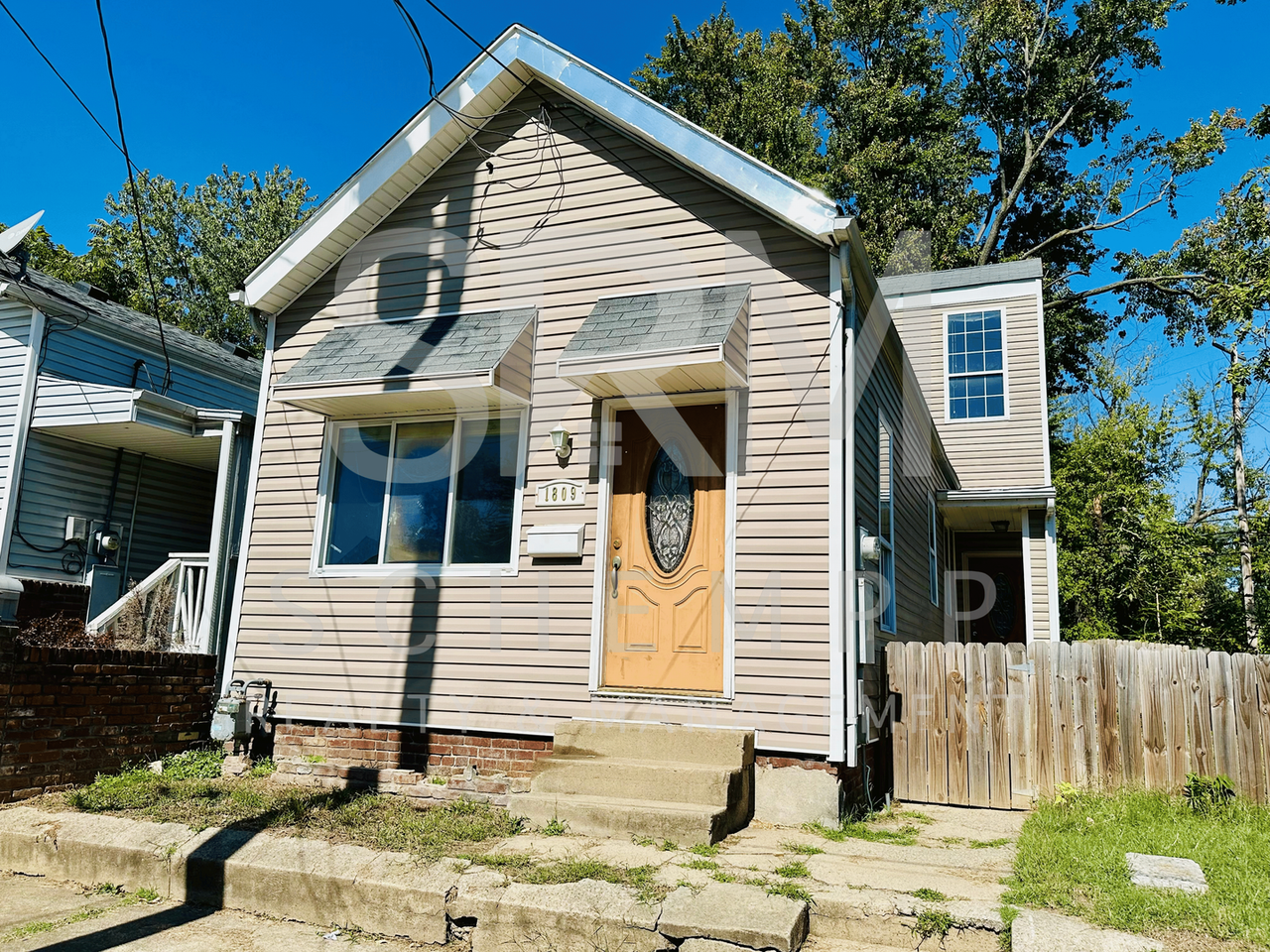 1809 Griffiths Ave - Photo 2 of 26