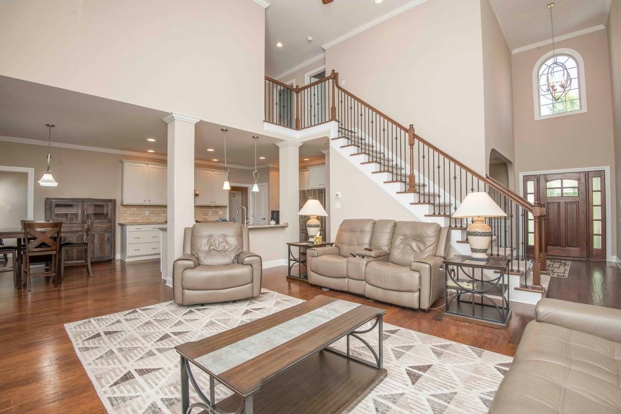 12032 Poplar Meadow Ln - Photo 7 of 50