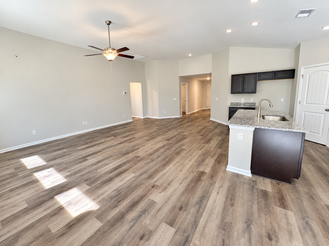 206 Hasty Point Rd - Photo 7 of 23