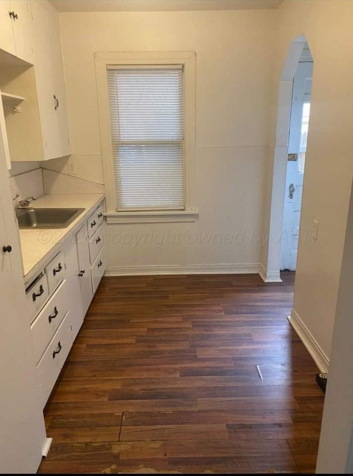 2225 S Taylor St - Photo 5 of 7