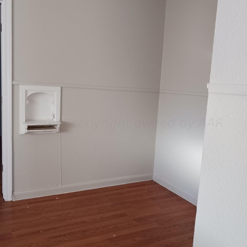 1405 Sw 12th Ave - Photo 5 of 13