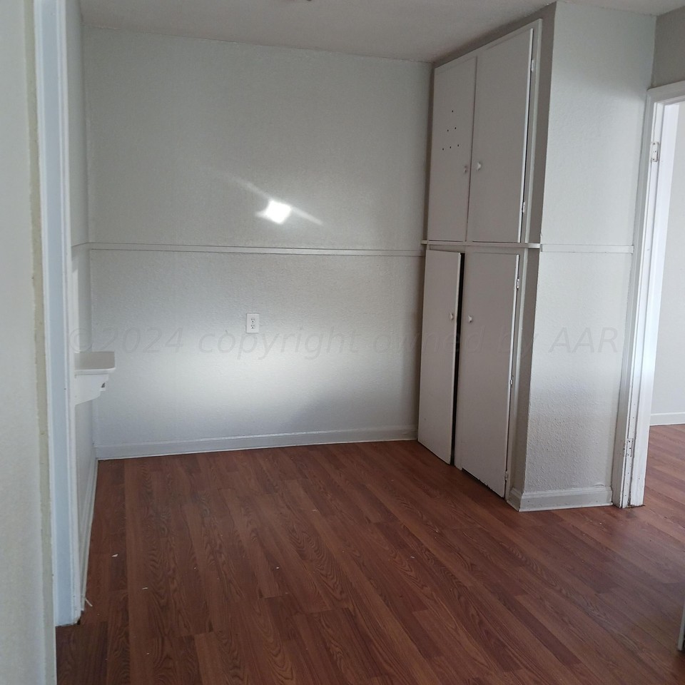 1405 Sw 12th Ave - Photo 6 of 13