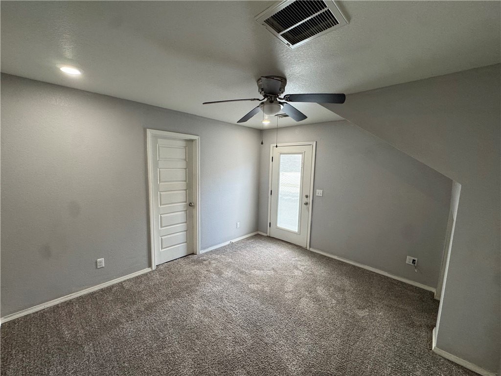 1520 S Razorback Rd - Photo 6 of 21
