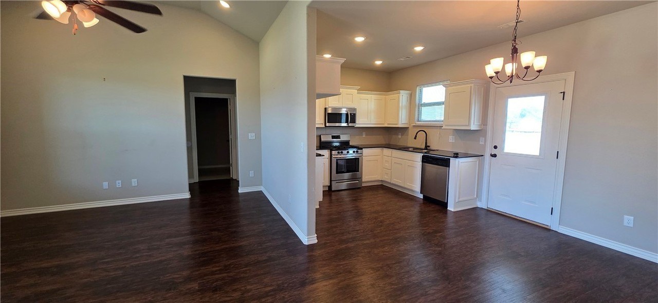 340 Brigade Blvd - Photo 3 of 9