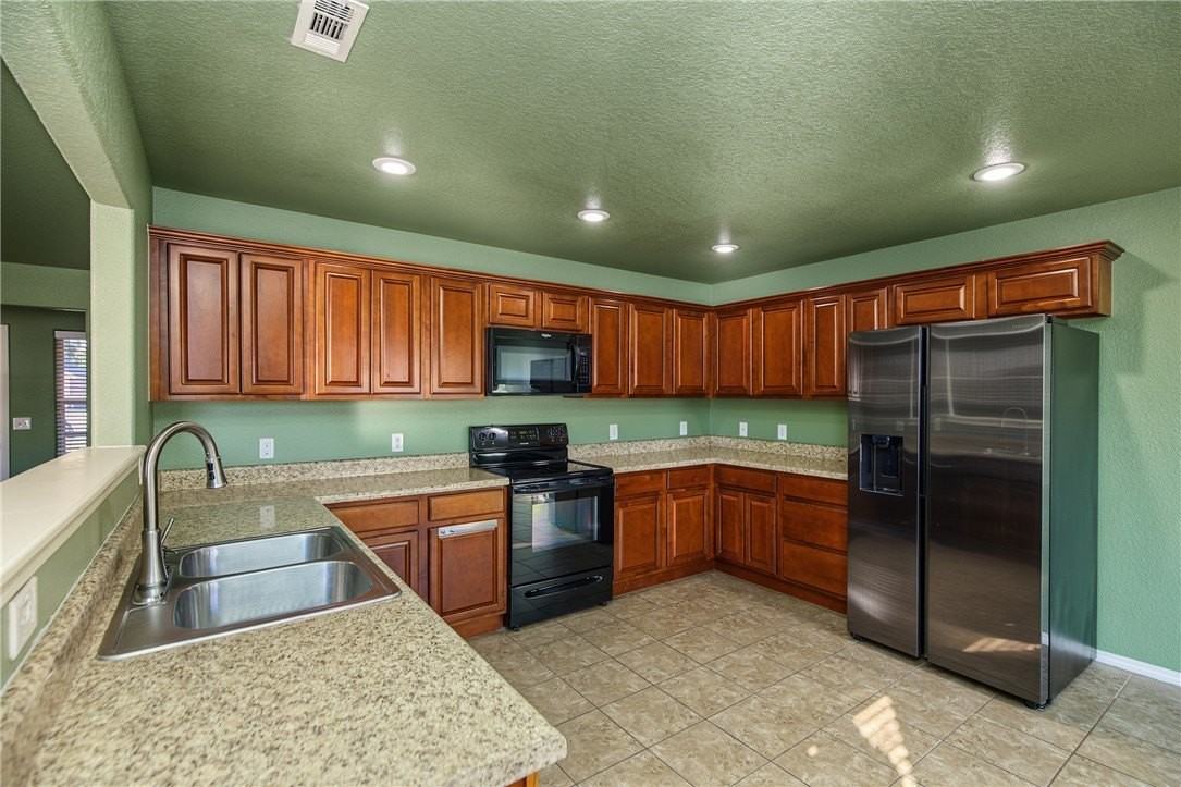 4103 Sw Limestone Ave - Photo 3 of 18