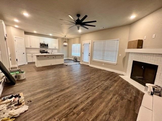 2735 S Olive Ct - Photo 4 of 21